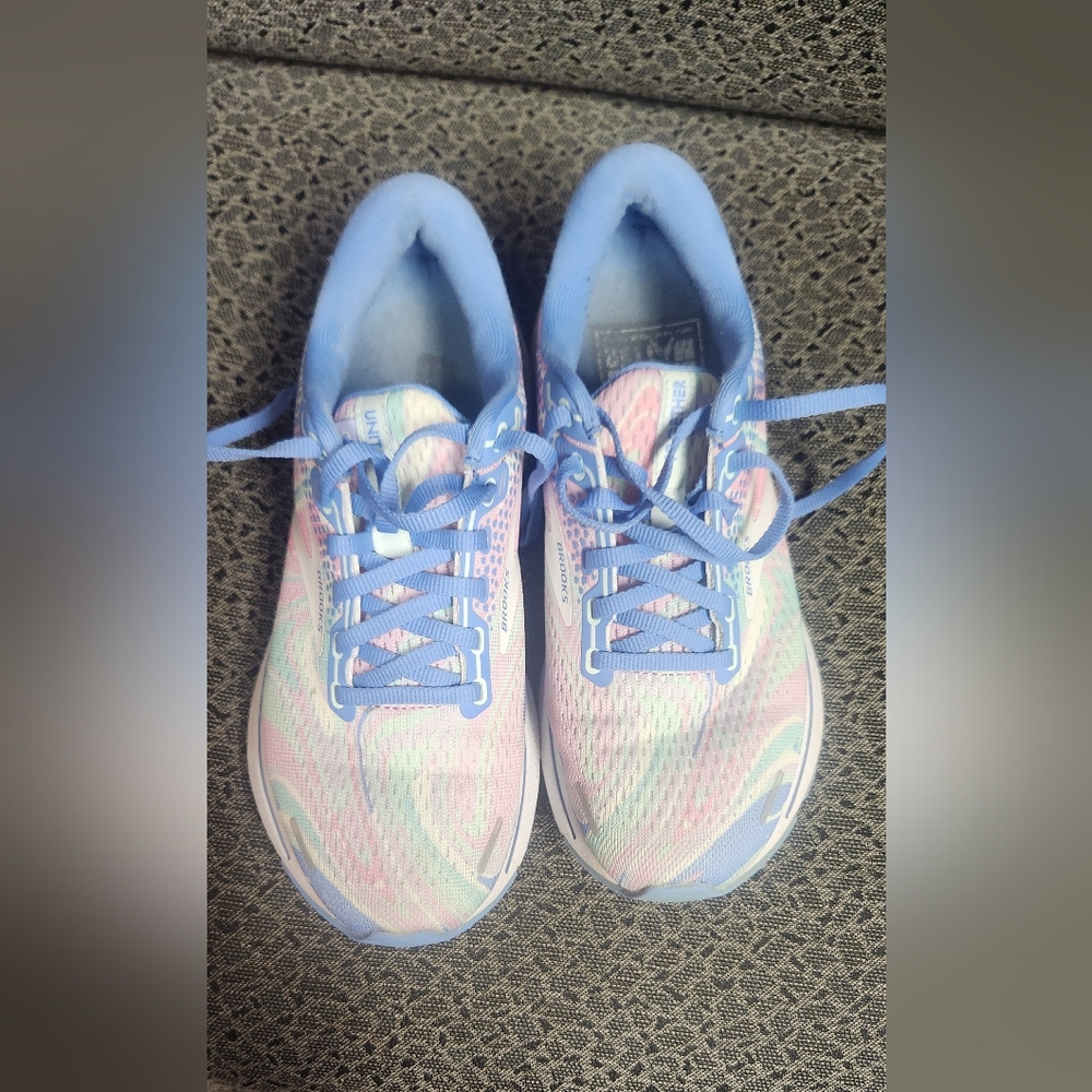 Brooks Ghost Size 7